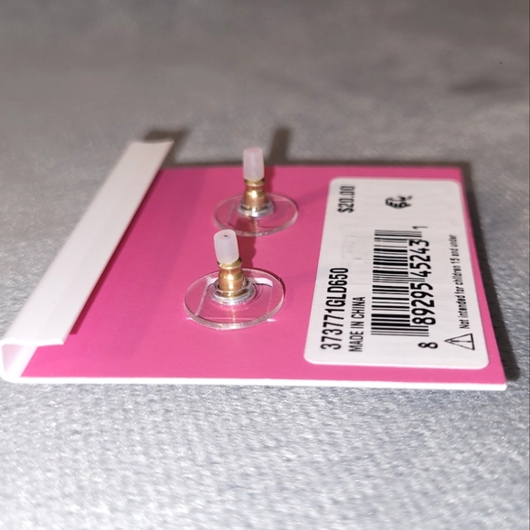 Betsey Johnson adorable wine and cheese stud earrings. - Picture 11 of 11